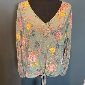 SO Floral V-Neck Blouse